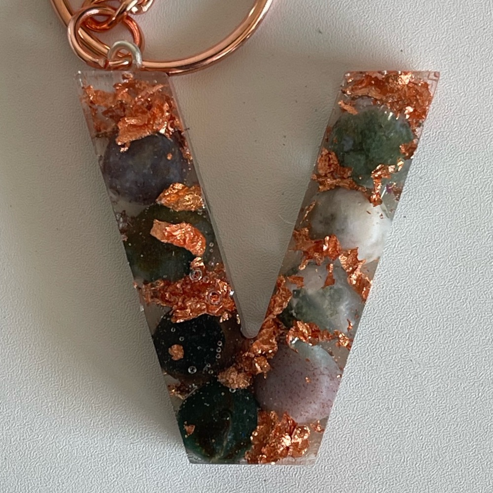 Handmade Resin and Agate “V” Keychain